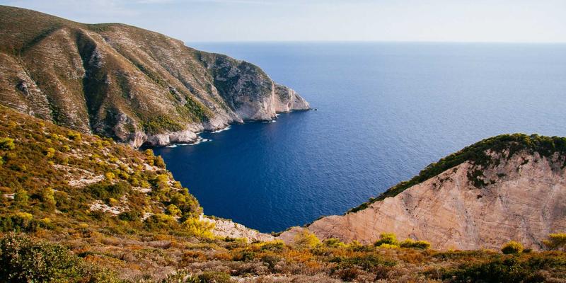 筑牢安全防线：社区服务与公益项目中的风险管理与安全保障体系构建