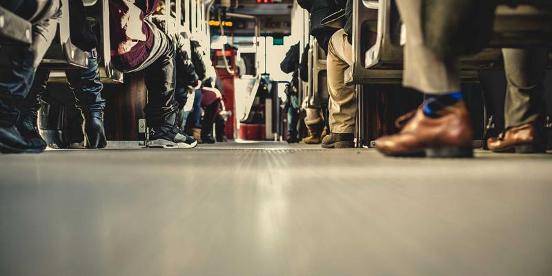 银发志愿者：如何通过社会公益与爱心捐助在志愿服务平台实现人生新篇章